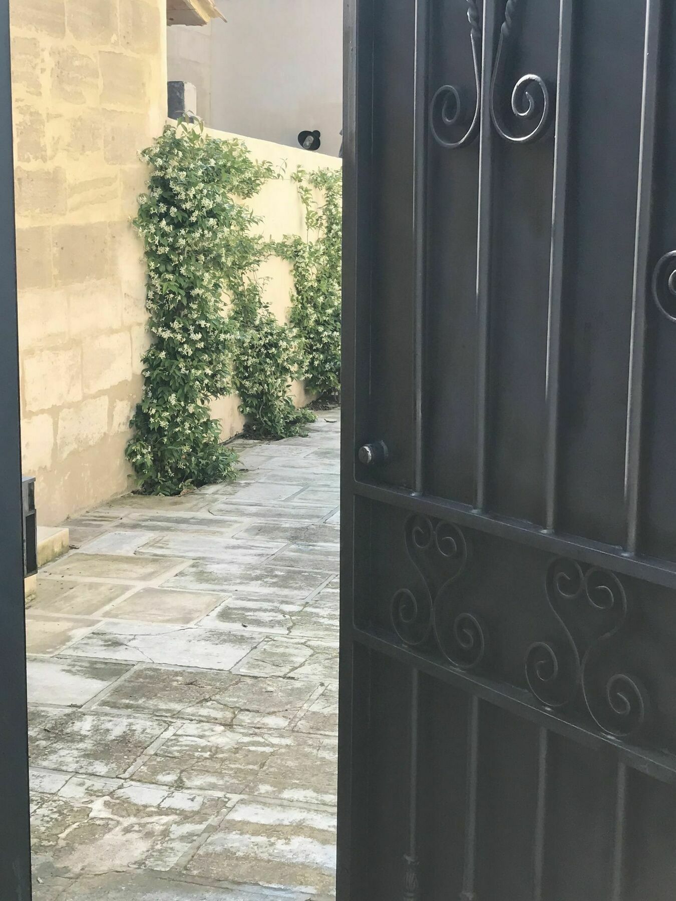La Maison De Cerise Fourques  Exterior foto